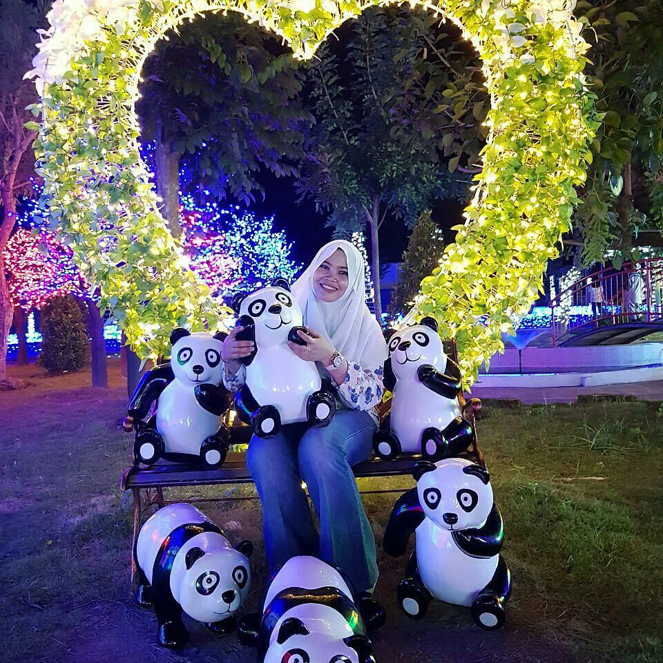 Taman lampu Fastifal Light Jogja Taman lampu Fastifal Light Jogja