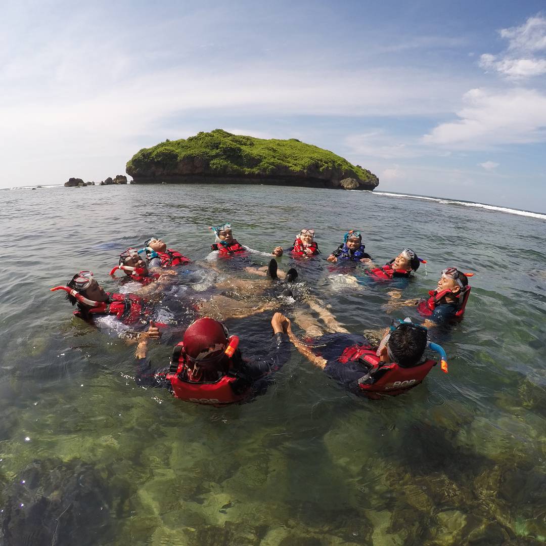 Pantai Sadranan Pantai Sadranan