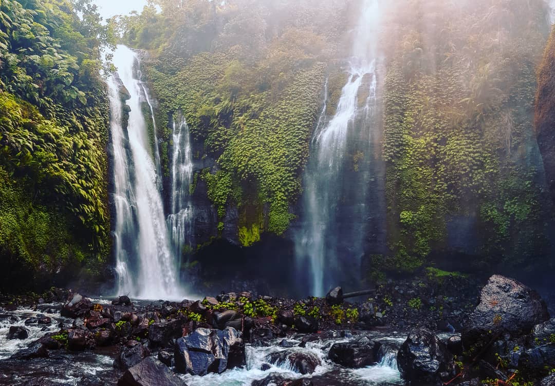 Wisata alam Bali Sekumpul Waterfall Wisata alam Bali Sekumpul Waterfall