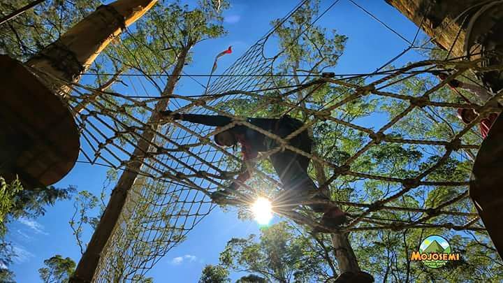 Outbond di Mojosemi Forest Park Outbond di Mojosemi Forest Park