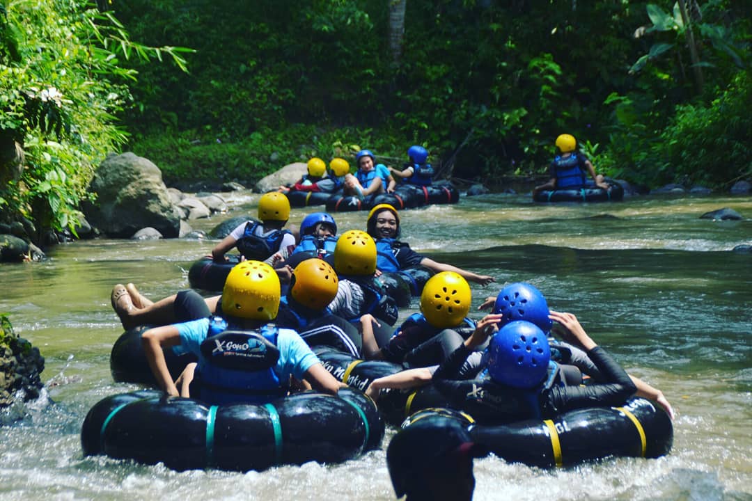 Wisata Menyusuri Sungai Wisata Menyusuri Sungai