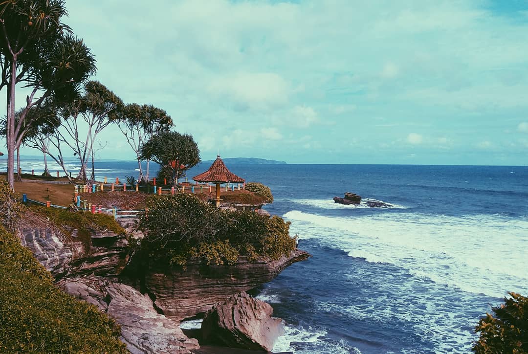 Pantai Batu Hiu Pantai Batu Hiu