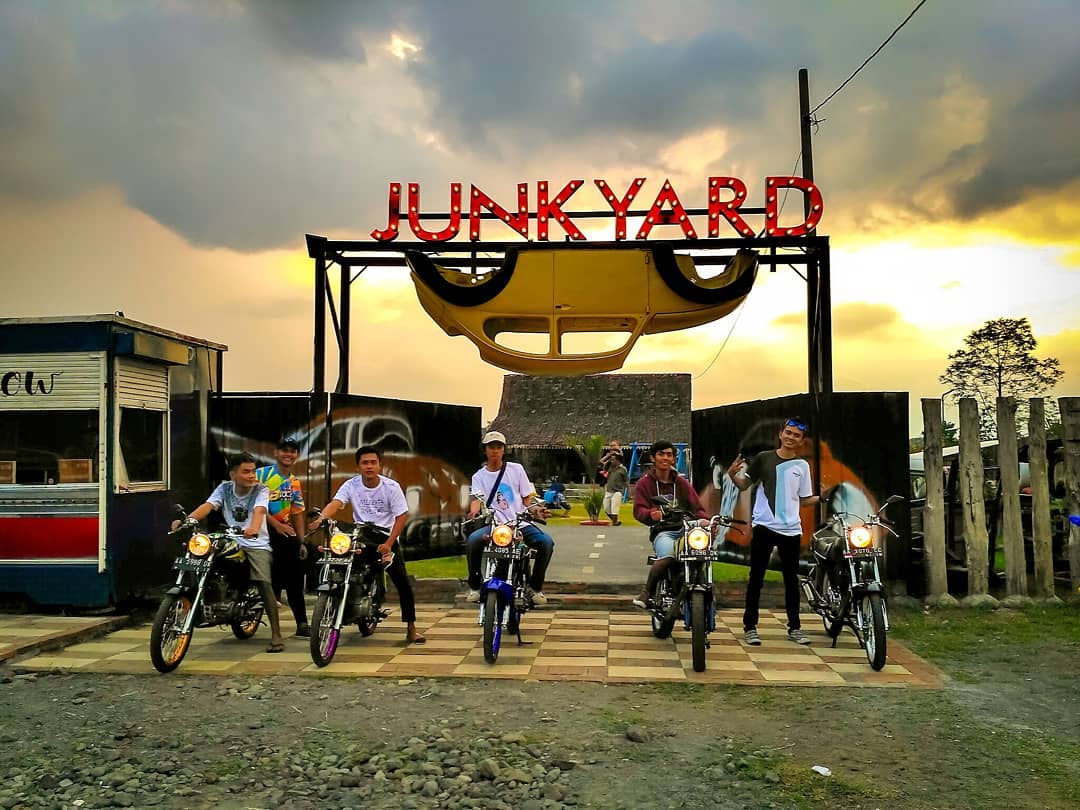 Junkyard Taman Rongsokan Mobil Dekat Borobudur Junkyard Taman Rongsokan Mobil Dekat Borobudur
