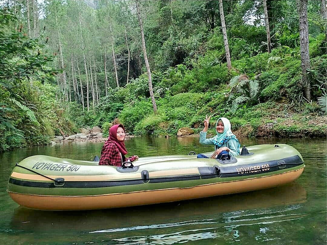 Wana Wisata Kampoeng Ciherang Sumedang Wana Wisata Kampoeng Ciherang Sumedang